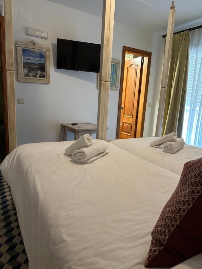 Hostal Moon Tolox Luaran gambar