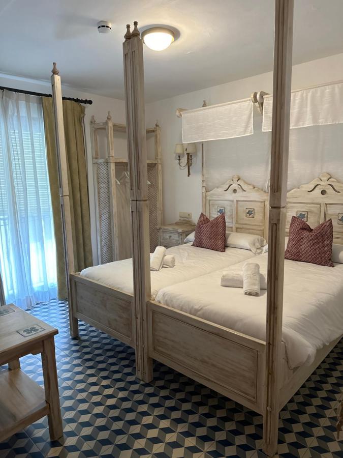 Hostal Moon Tolox Luaran gambar